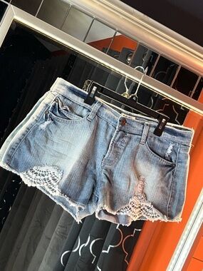 MUDD BOUTIQUE 🕊️ BRAND NEW SIZE 15 🐚 Crochet Inset Booty Shorts 🧵 MUST BUY 🌸